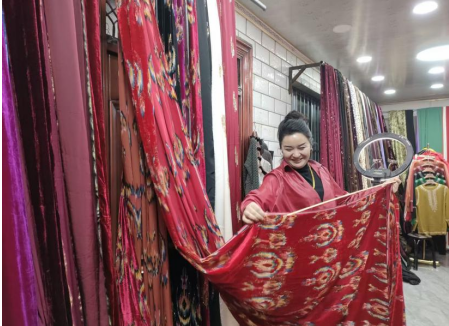 博湖县查干诺尔乡敦都布呼村：协调贷款 助民致富